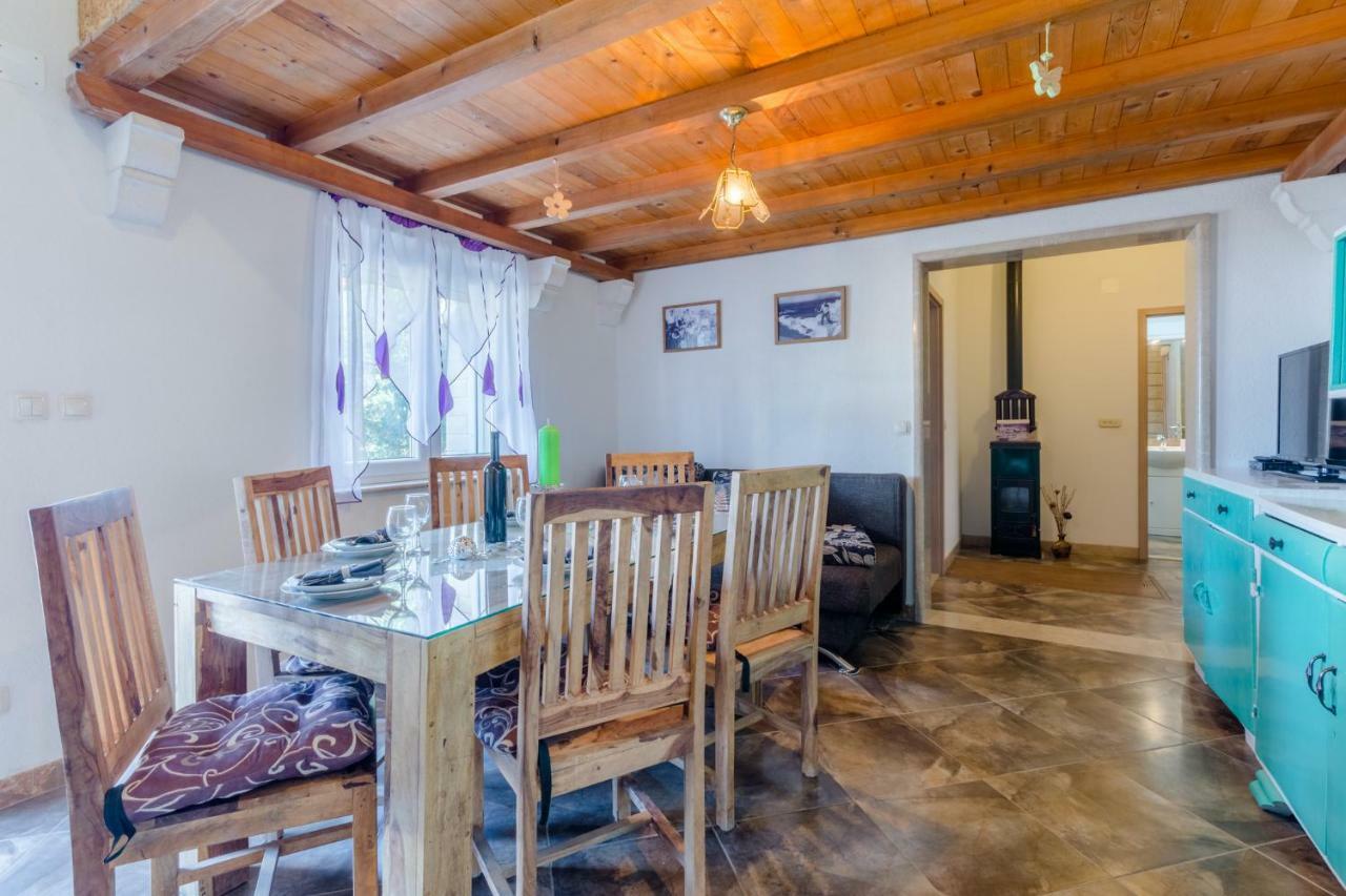 Vila Maslinica Pucisca Buitenkant foto