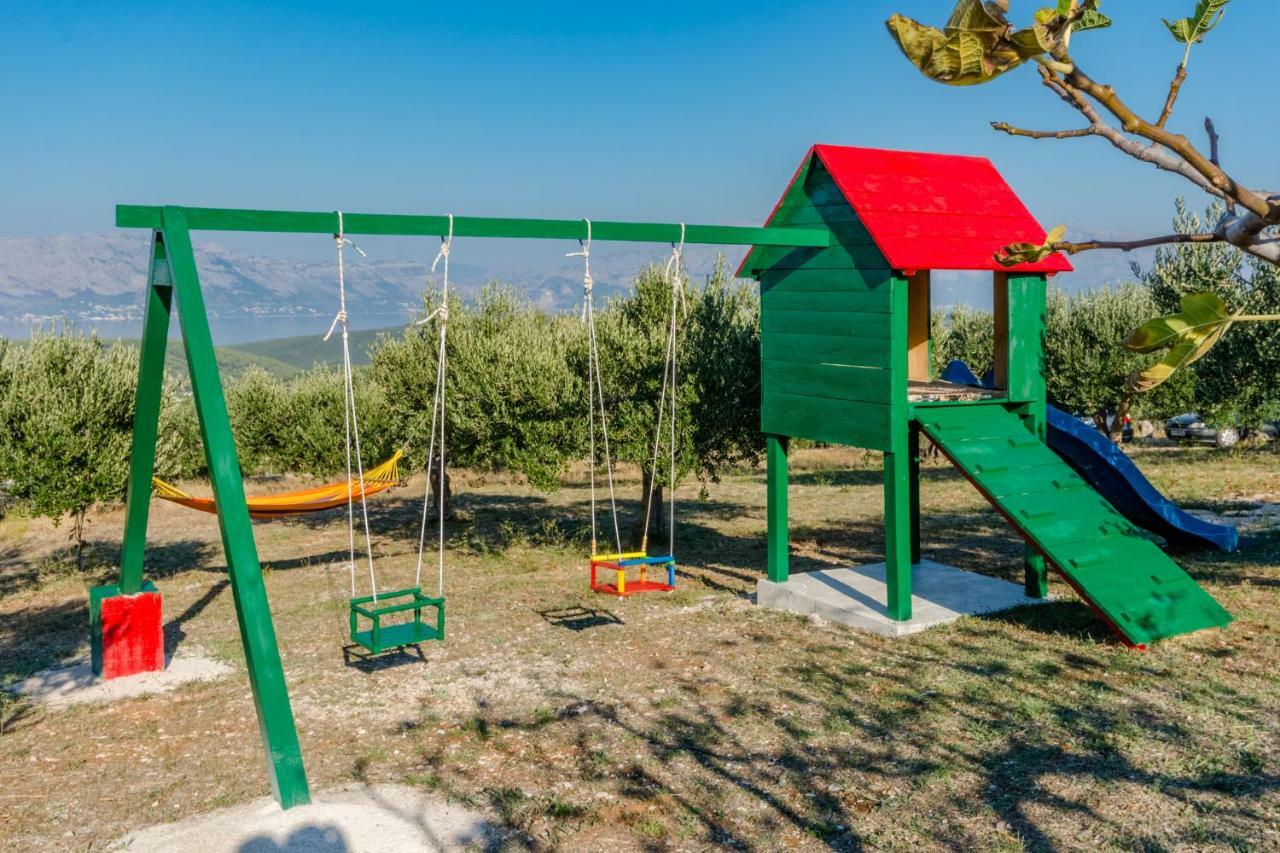 Vila Maslinica Pucisca Buitenkant foto