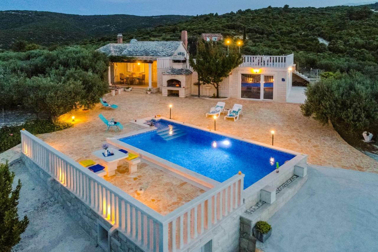 Vila Maslinica Pucisca Buitenkant foto