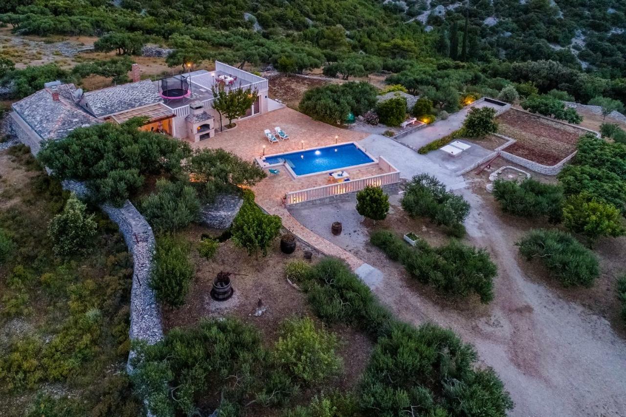 Vila Maslinica Pucisca Buitenkant foto