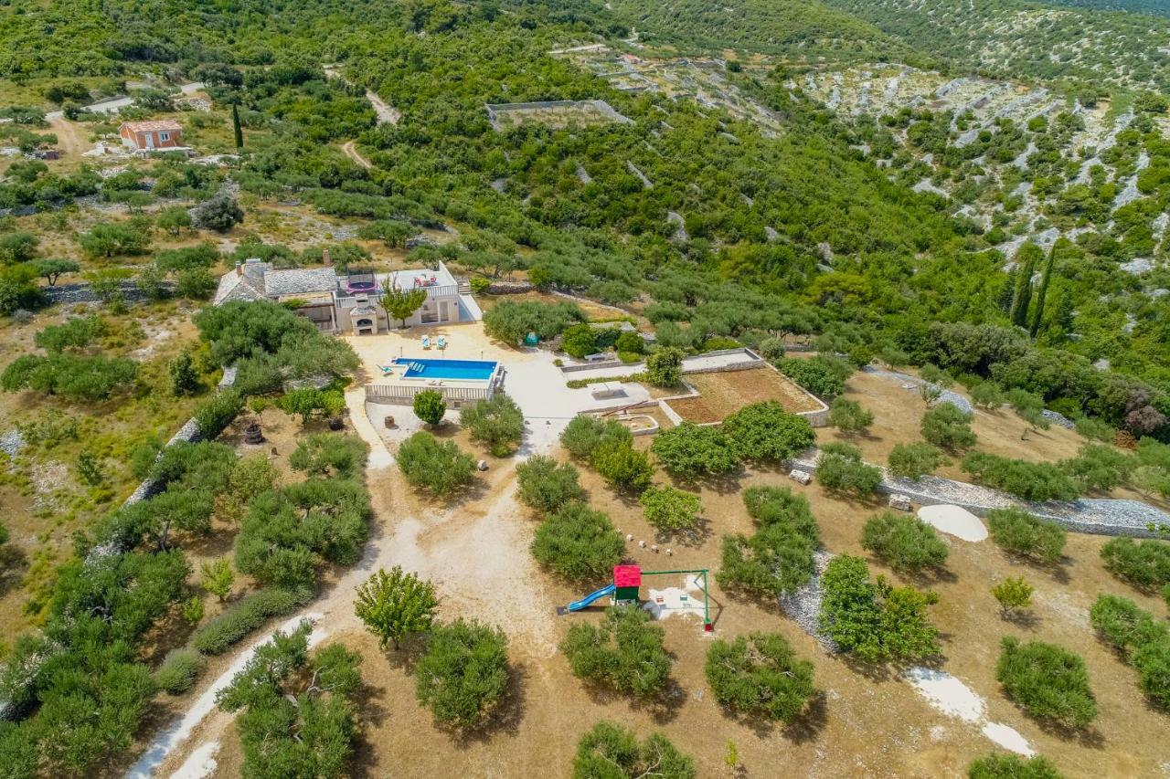 Vila Maslinica Pucisca Buitenkant foto