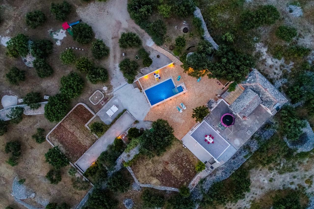 Vila Maslinica Pucisca Buitenkant foto