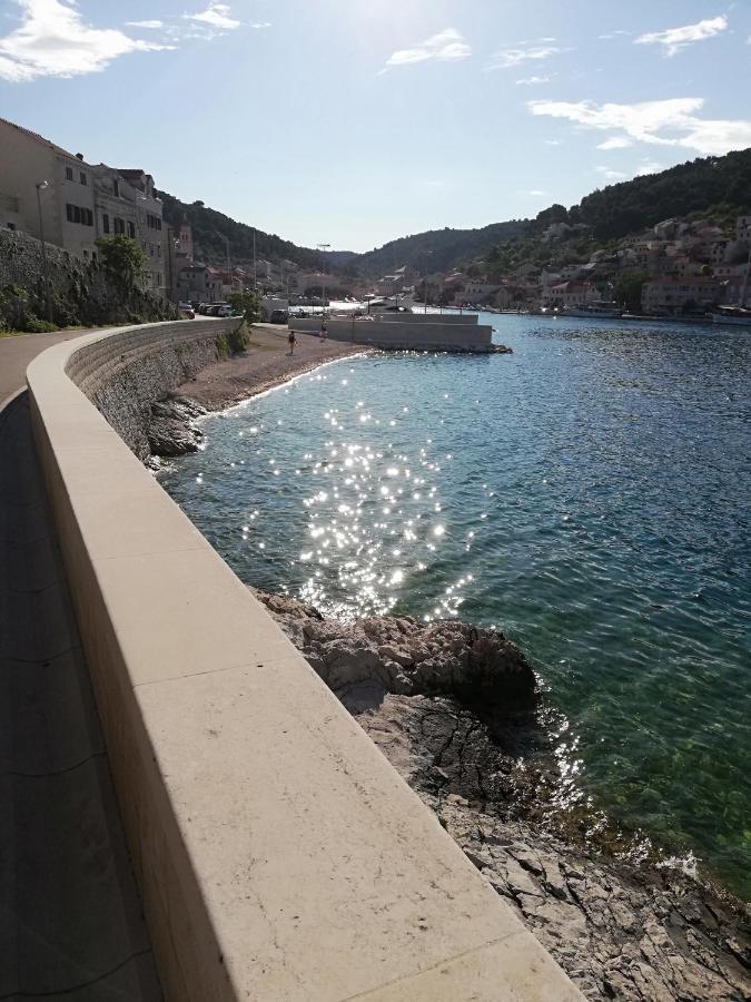 Vila Maslinica Pucisca Buitenkant foto